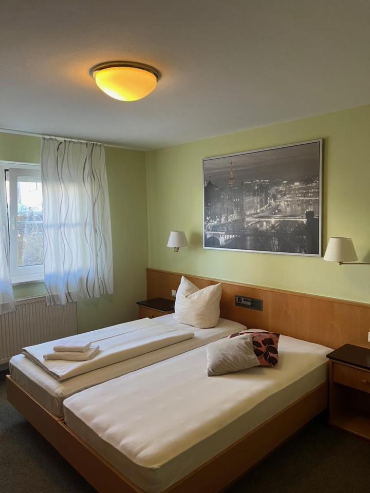 Hotelpension Zum Gockl Allershausen Eksteriør billede